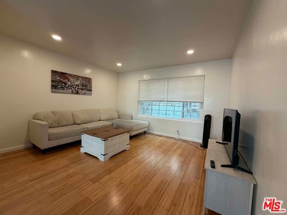 10760 Woodbine Street - Photo 4