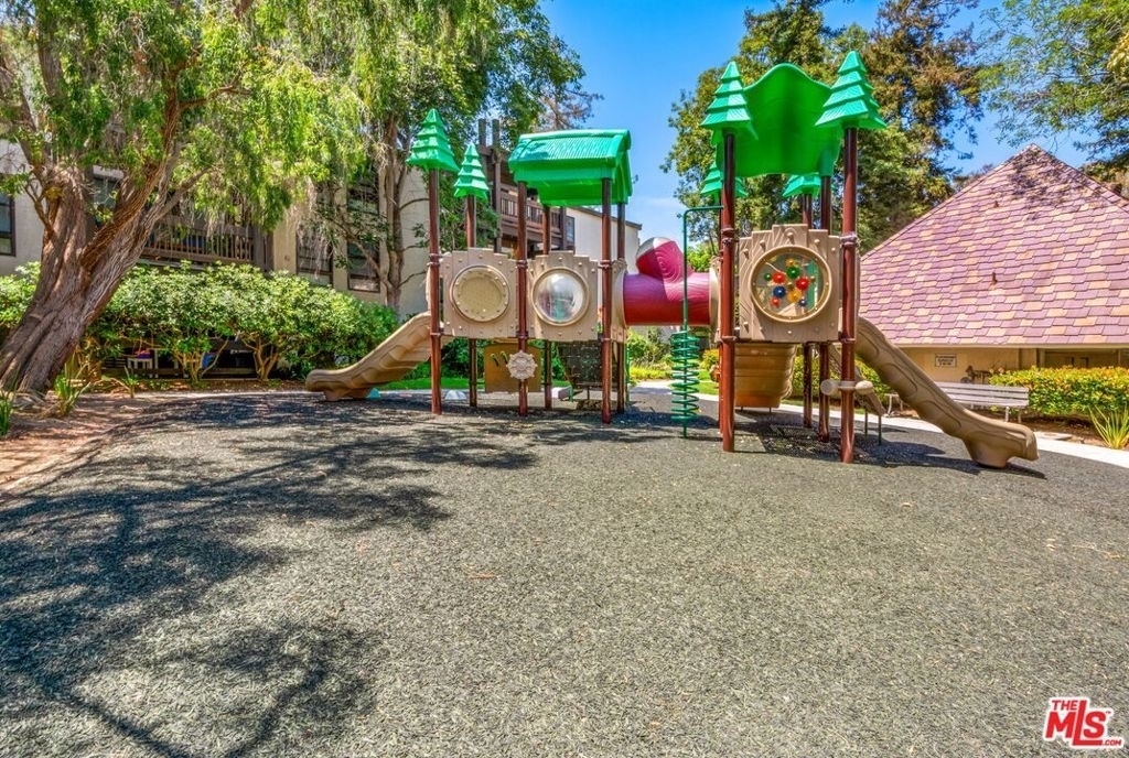7742 Redlands Street - Photo 18
