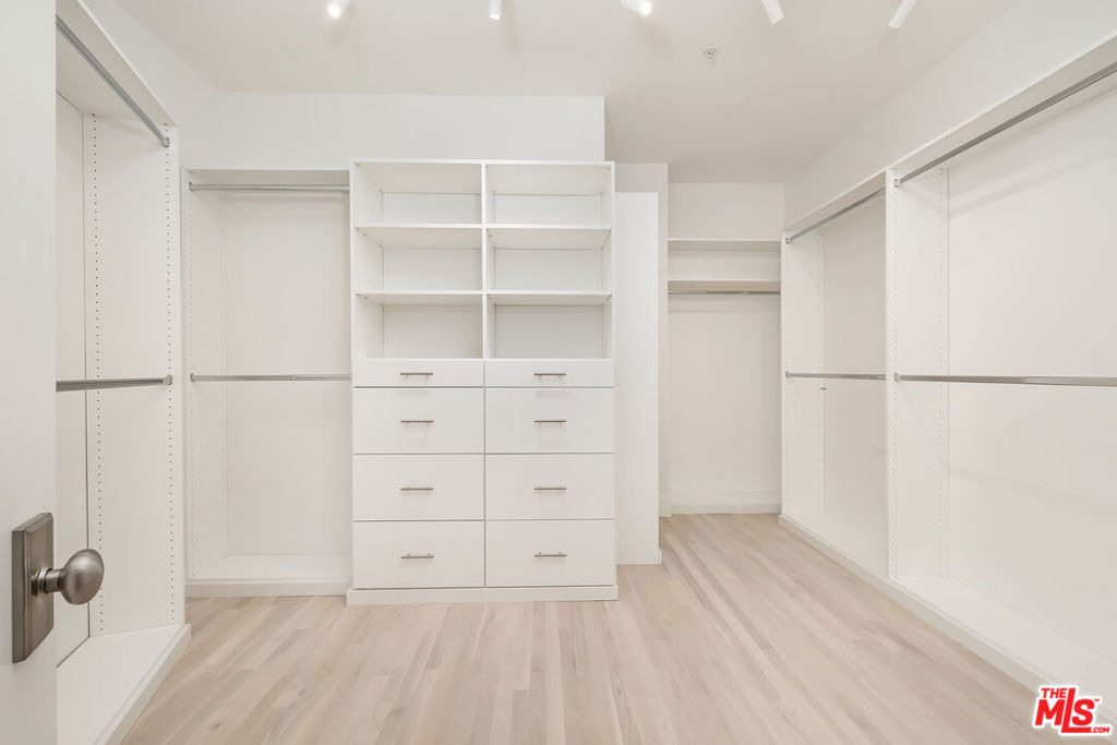 10580 Wilshire Boulevard - Photo 11