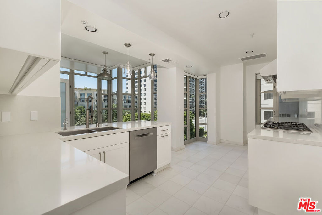 10580 Wilshire Boulevard - Photo 5