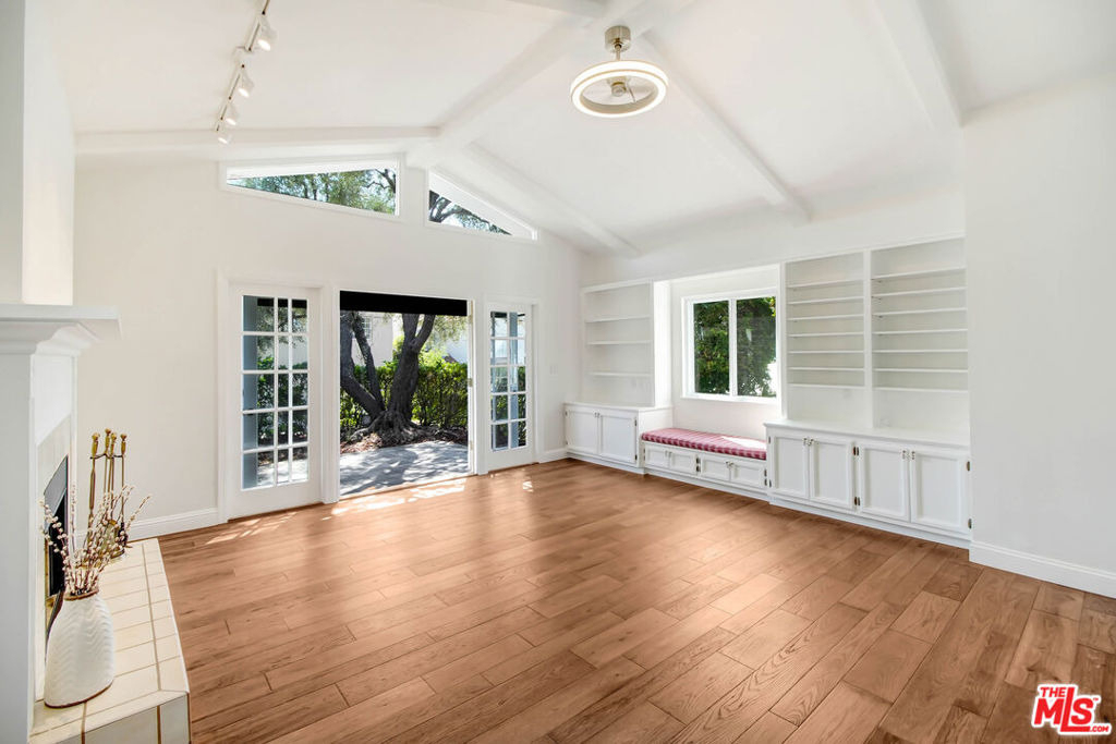 2401 Olive Avenue - Photo 5