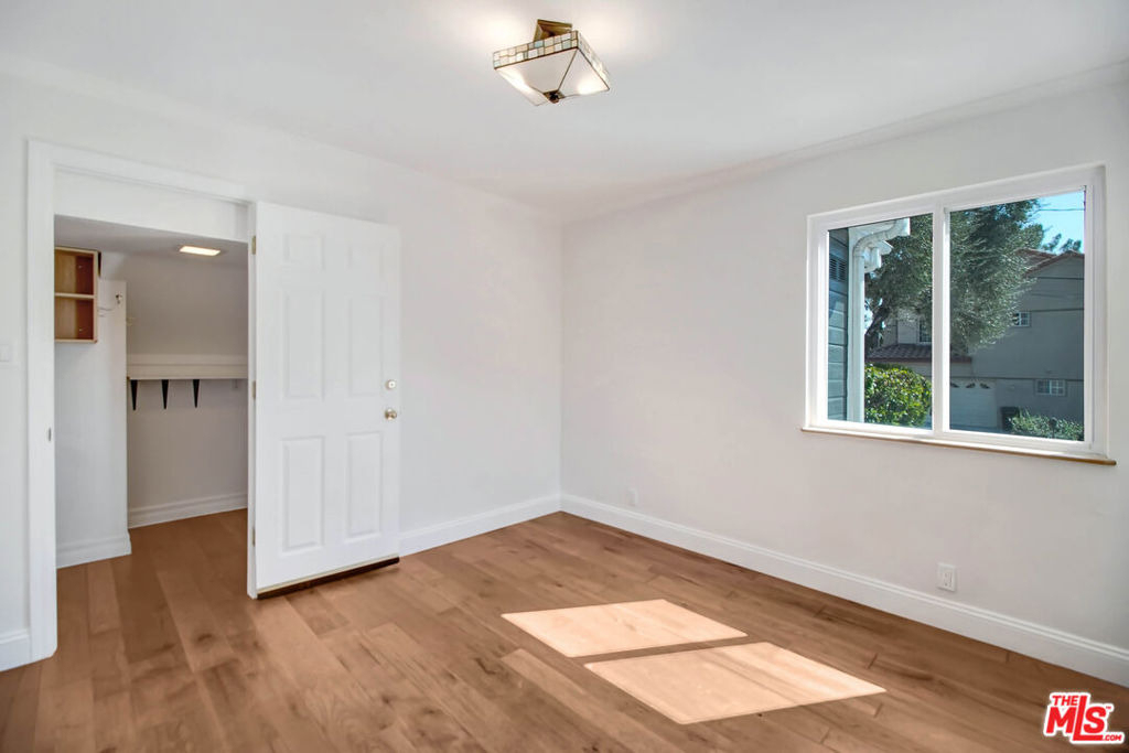 2401 Olive Avenue - Photo 35
