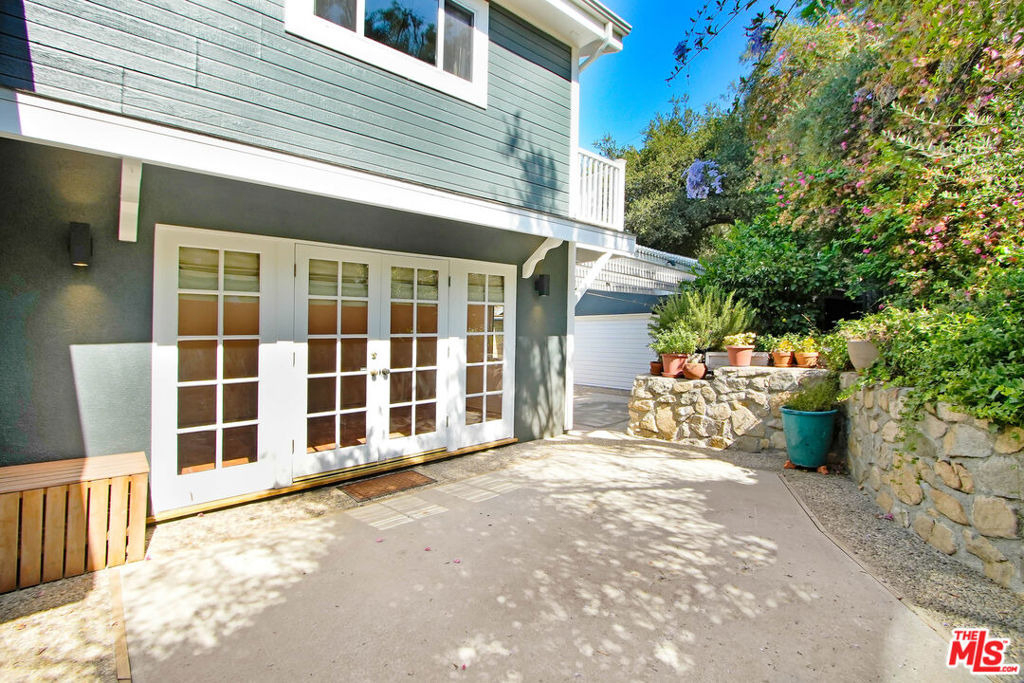 2401 Olive Avenue - Photo 37