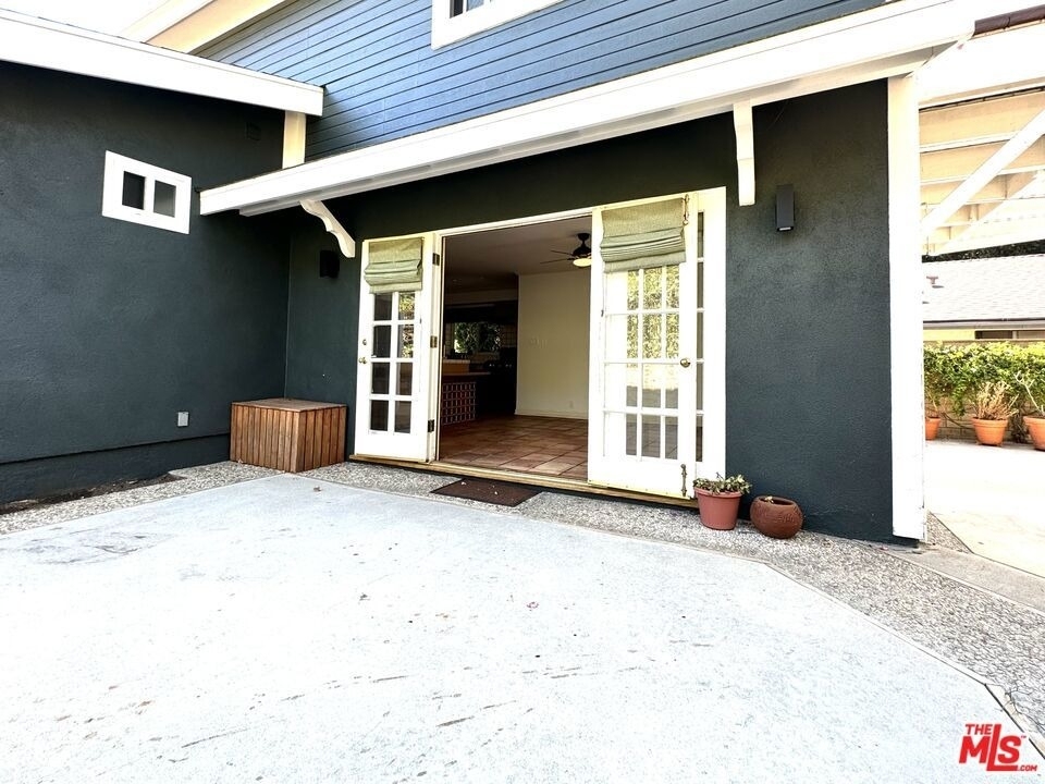 2401 Olive Avenue - Photo 52