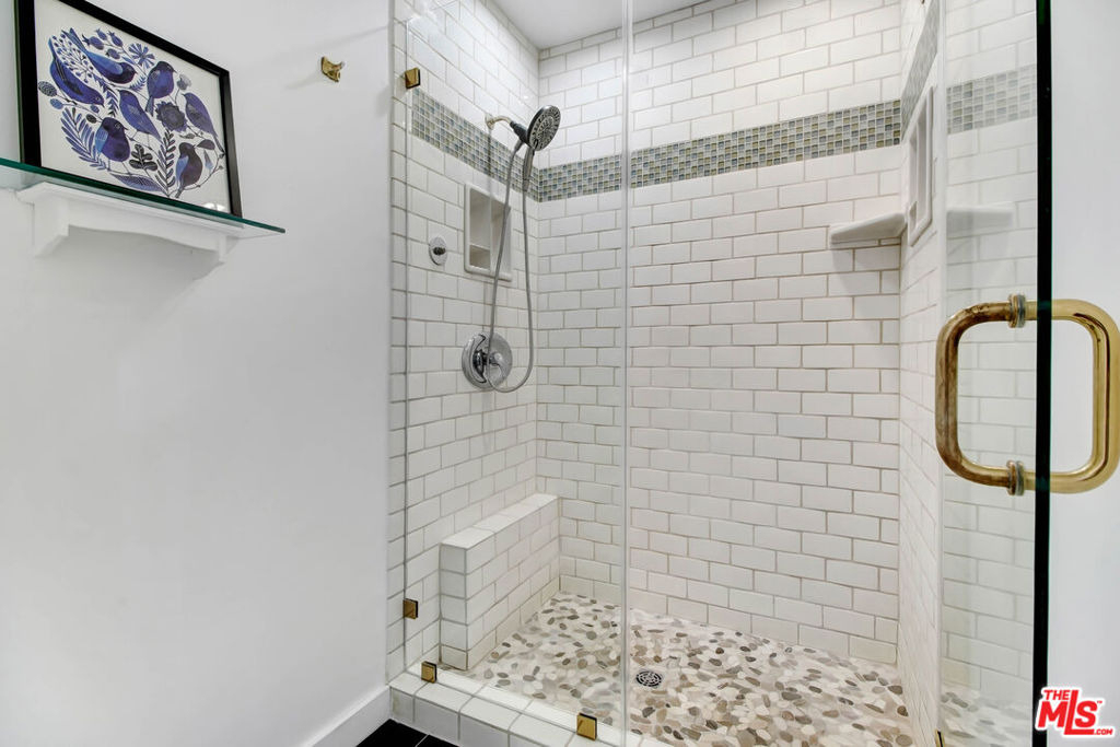 2401 Olive Avenue - Photo 29