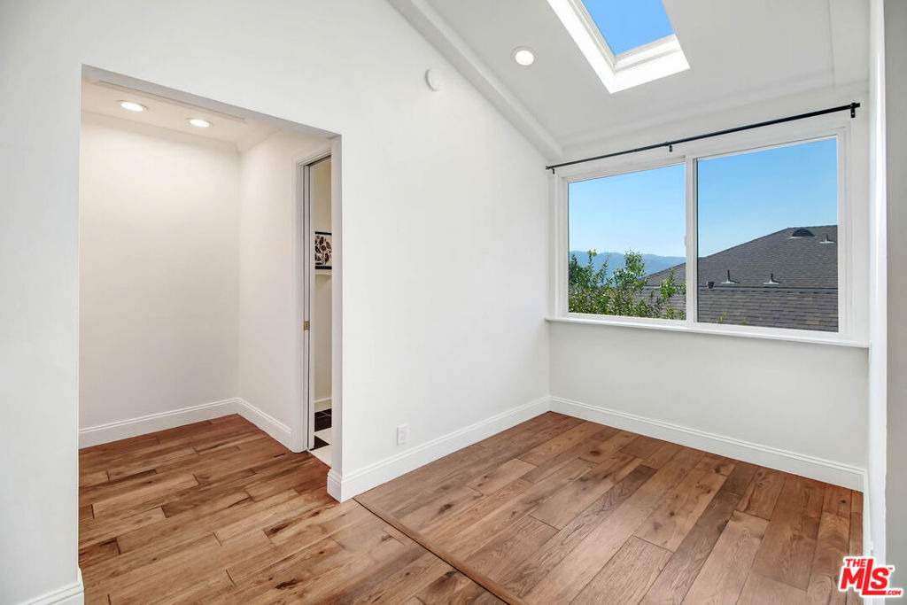 2401 Olive Avenue - Photo 28