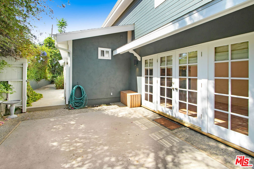 2401 Olive Avenue - Photo 40