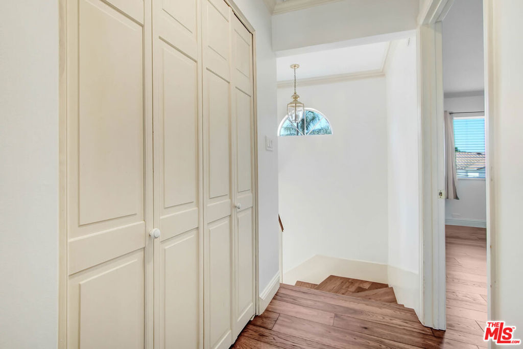 2401 Olive Avenue - Photo 30