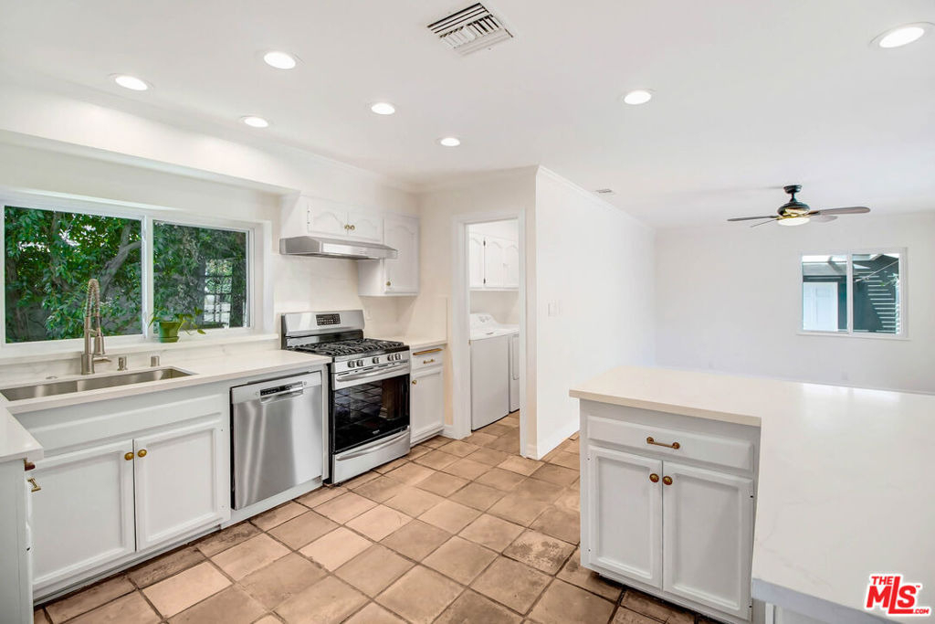 2401 Olive Avenue - Photo 11