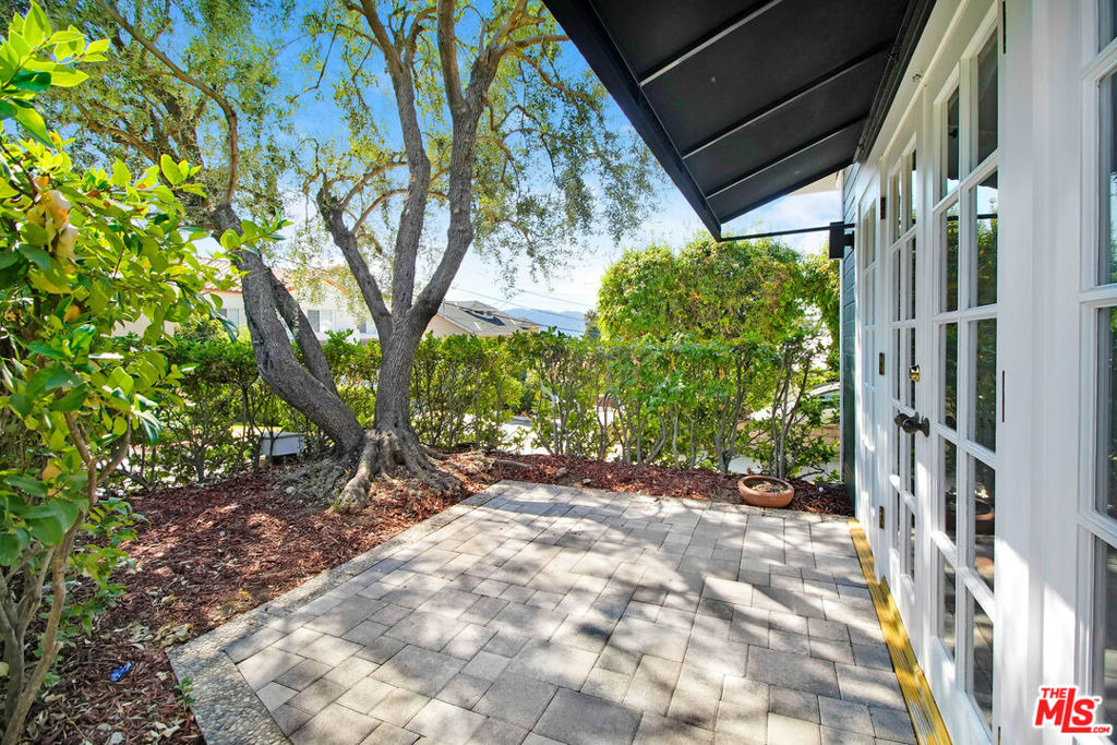 2401 Olive Avenue - Photo 42