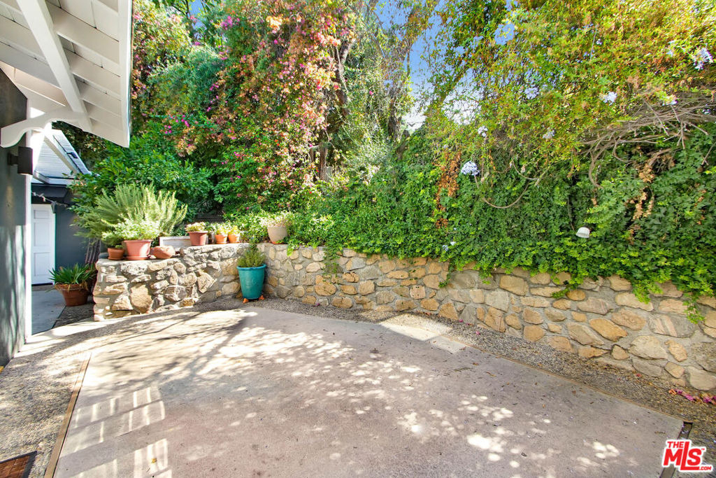 2401 Olive Avenue - Photo 39