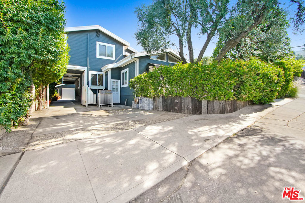 2401 Olive Avenue - Photo 54