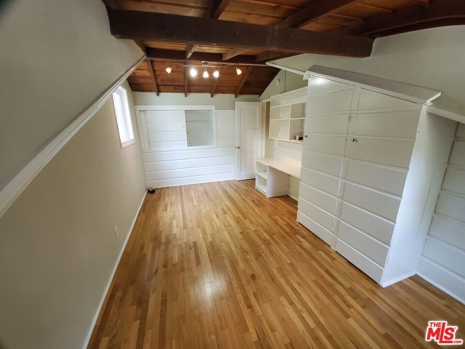 676 Bienveneda Avenue - Photo 9
