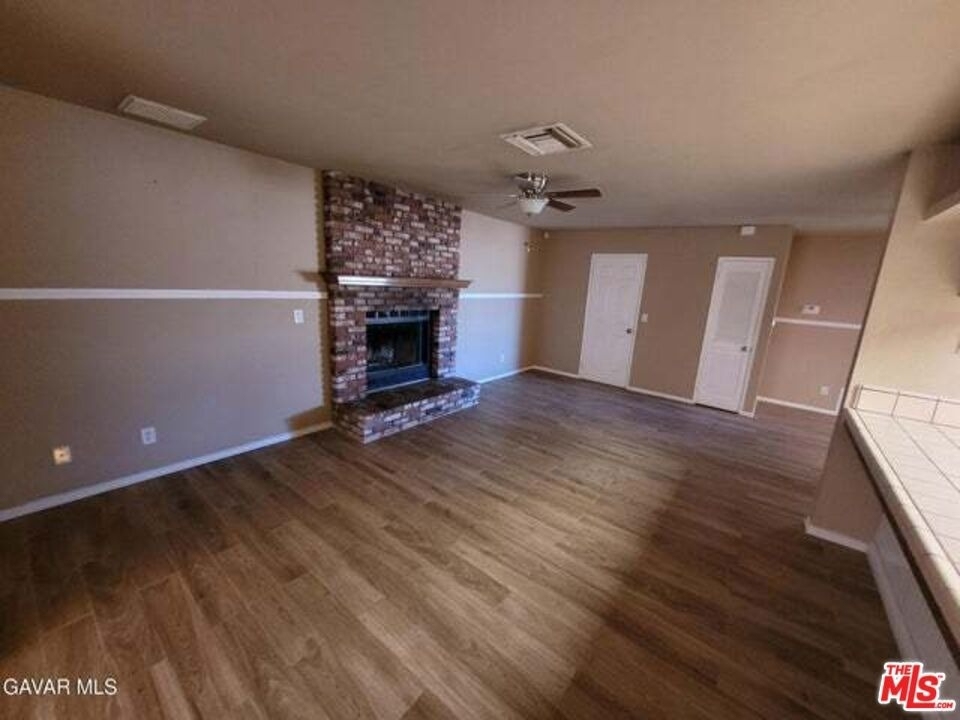 9825 Sally Avenue - Photo 3