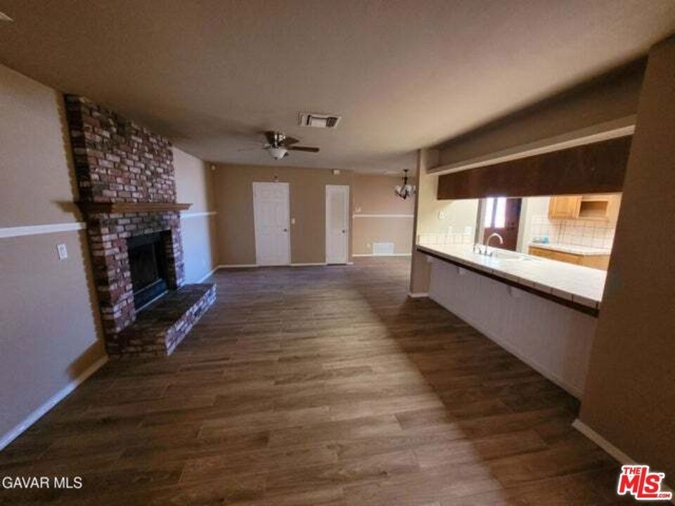 9825 Sally Avenue - Photo 4
