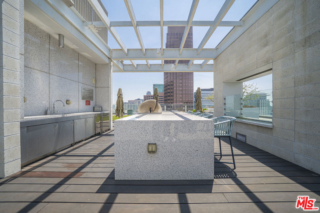 889 Francisco Street - Photo 49