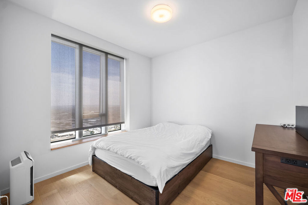 889 Francisco Street - Photo 14