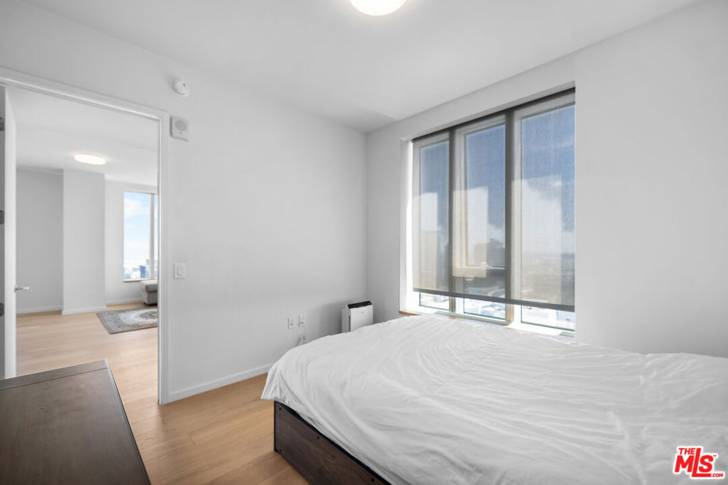 889 Francisco Street - Photo 15