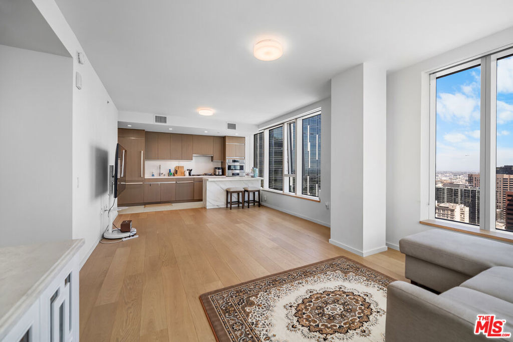 889 Francisco Street - Photo 7