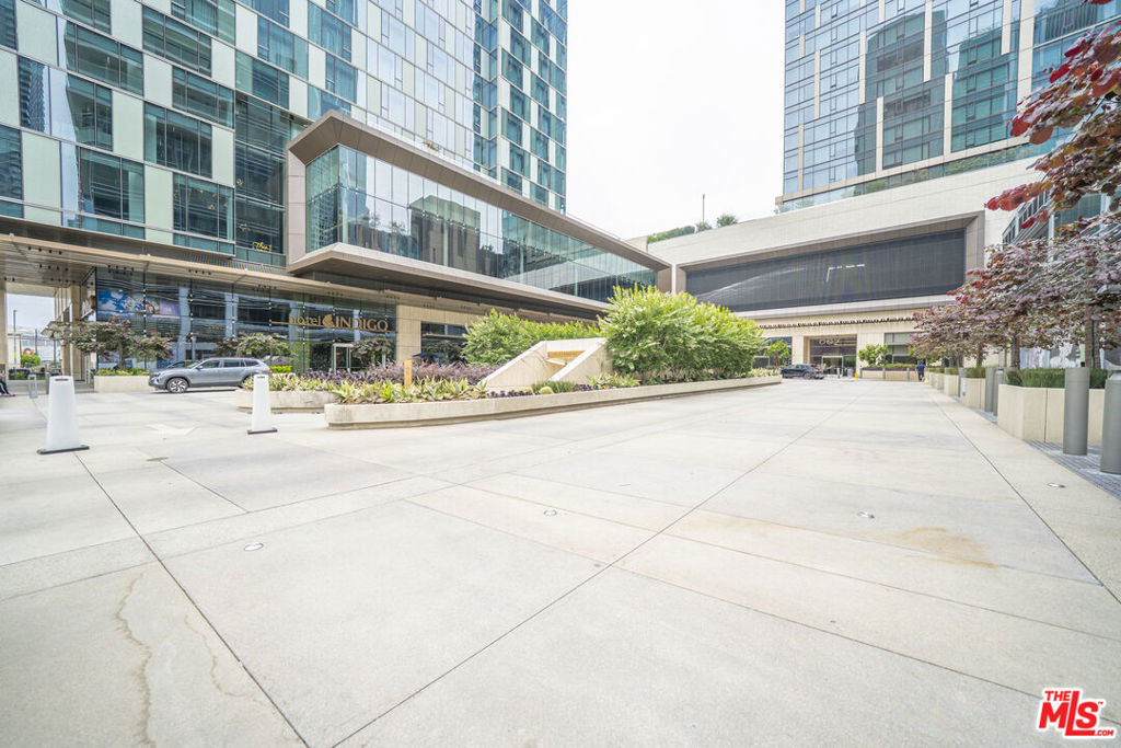 889 Francisco Street - Photo 27