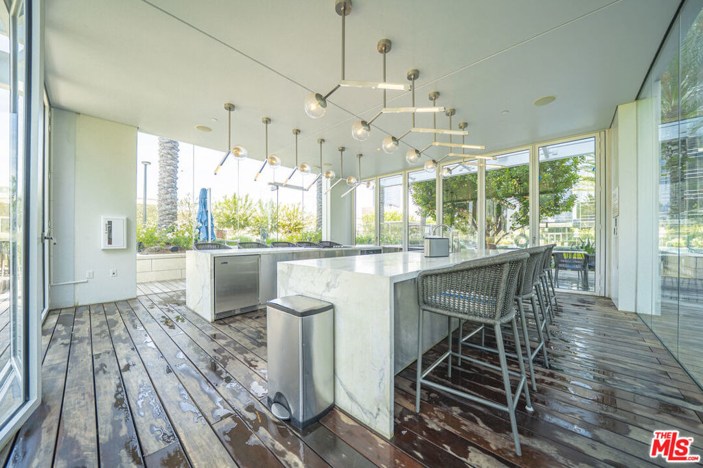 889 Francisco Street - Photo 35