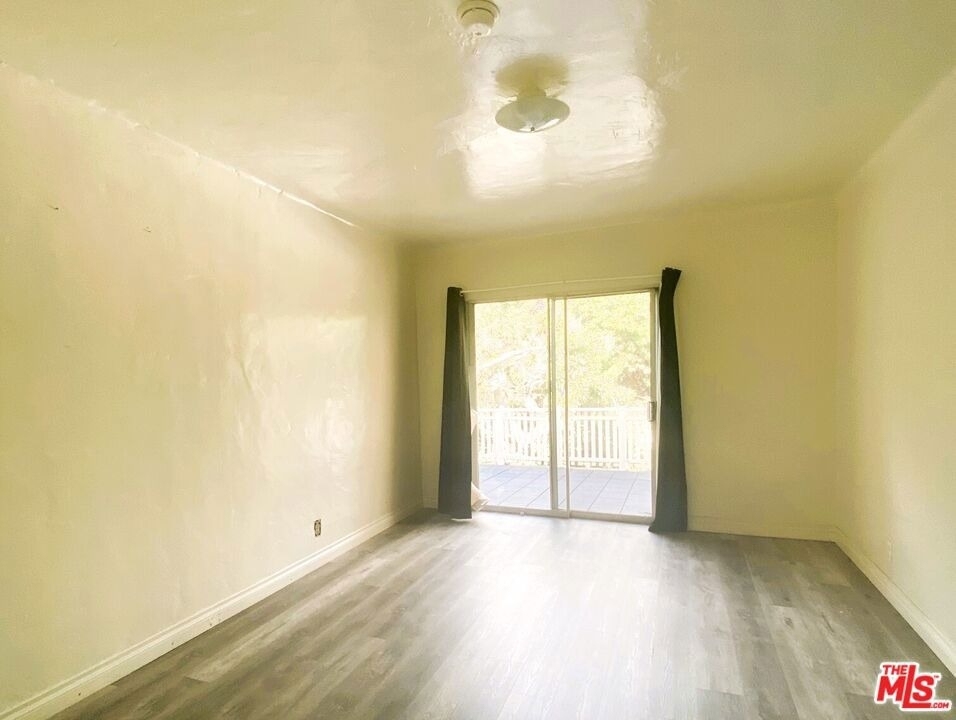 10623 Kinnard Avenue - Photo 6