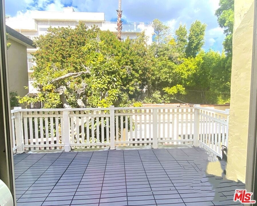 10623 Kinnard Avenue - Photo 9