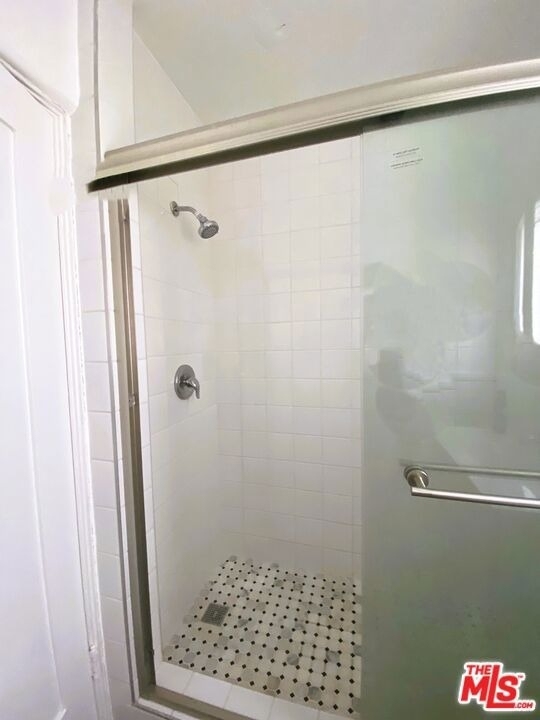 10623 Kinnard Avenue - Photo 8