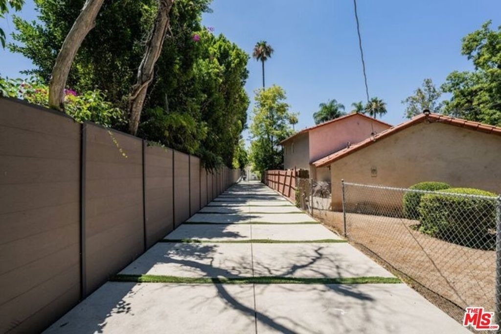 17520 Embassy Drive - Photo 41