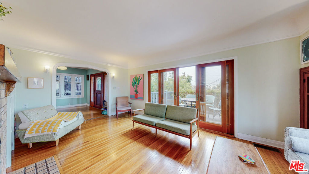 3627 Crestmont Avenue - Photo 5