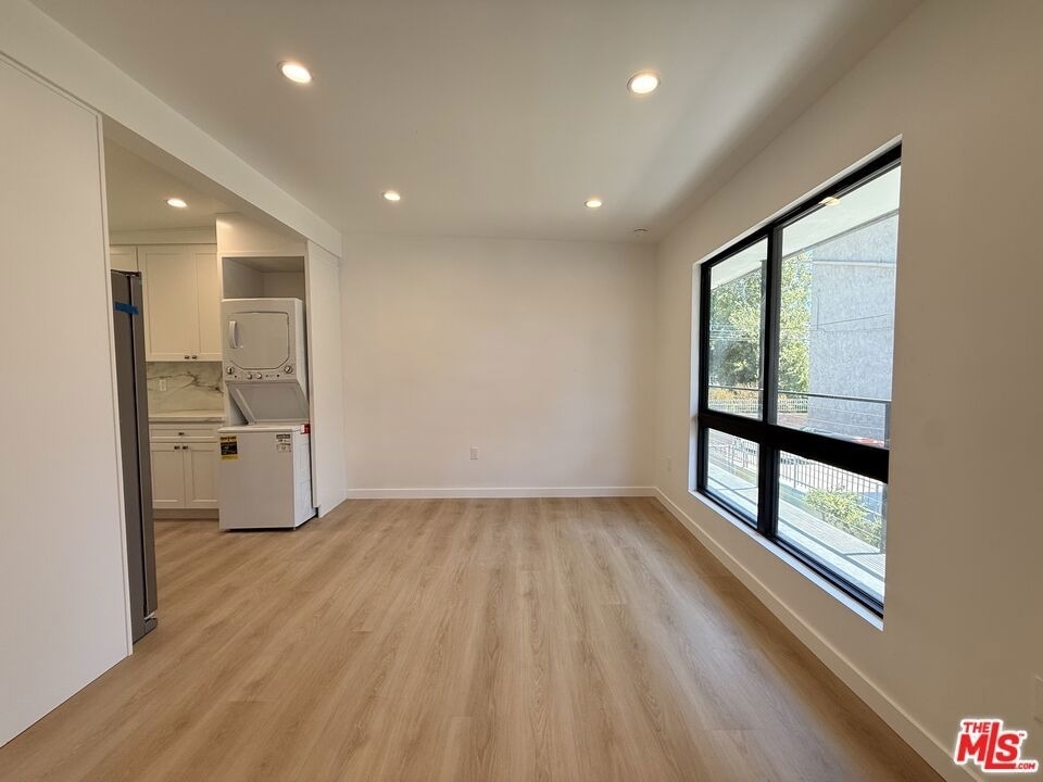 540 Indiana Avenue - Photo 2