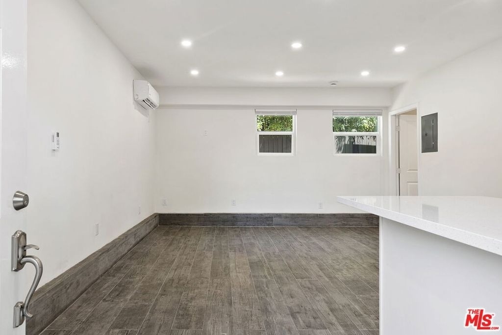 10679 Olympic Boulevard - Photo 3