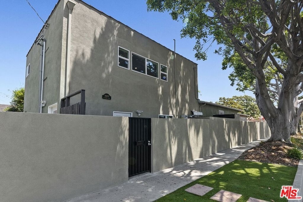 10679 Olympic Boulevard - Photo 0