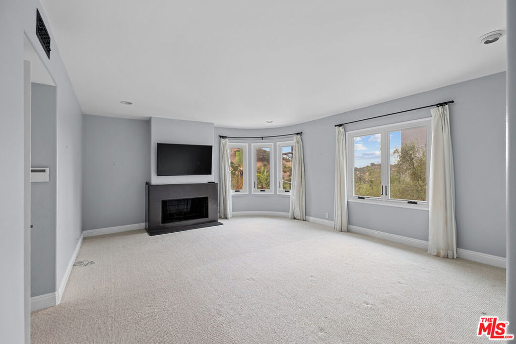 1759 N Beverly Drive - Photo 19