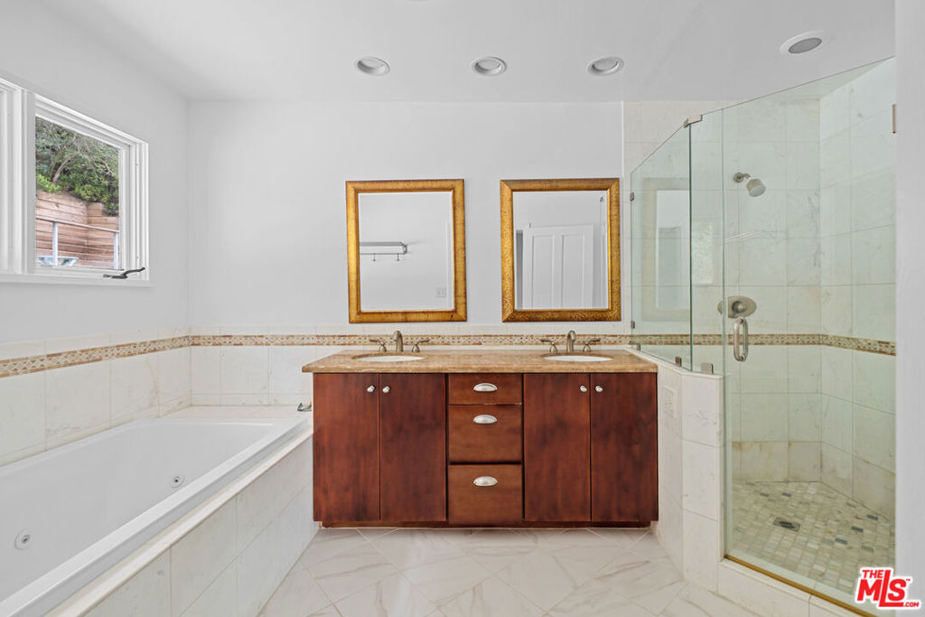 1759 N Beverly Drive - Photo 21