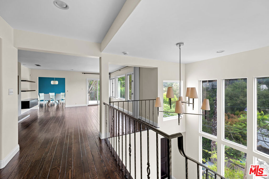 1759 N Beverly Drive - Photo 7