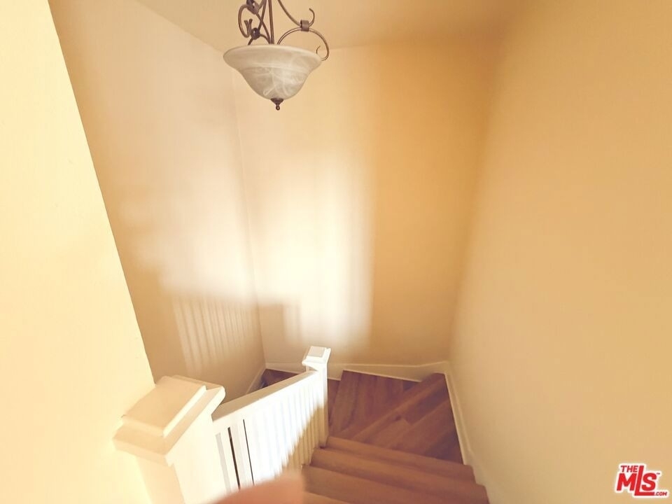 1573 W 30th Street - Photo 2