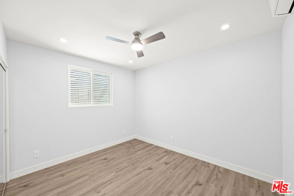 1560 1 S Genesee Avenue - Photo 3
