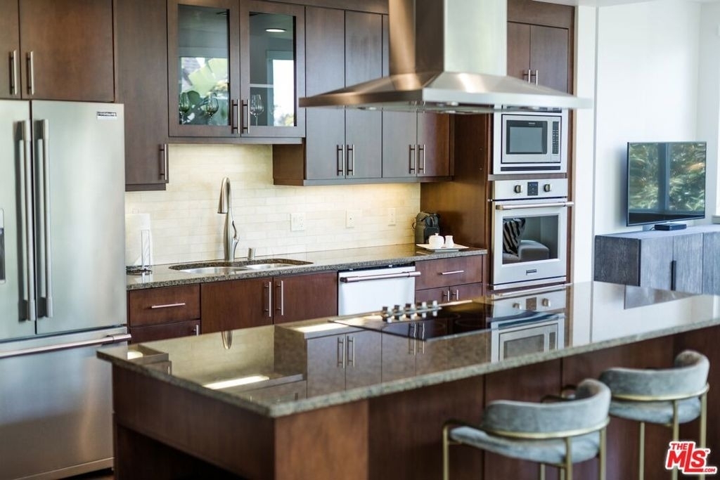 10700 Wilshire Boulevard - Photo 5