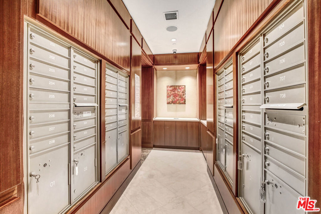 10700 Wilshire Boulevard - Photo 24