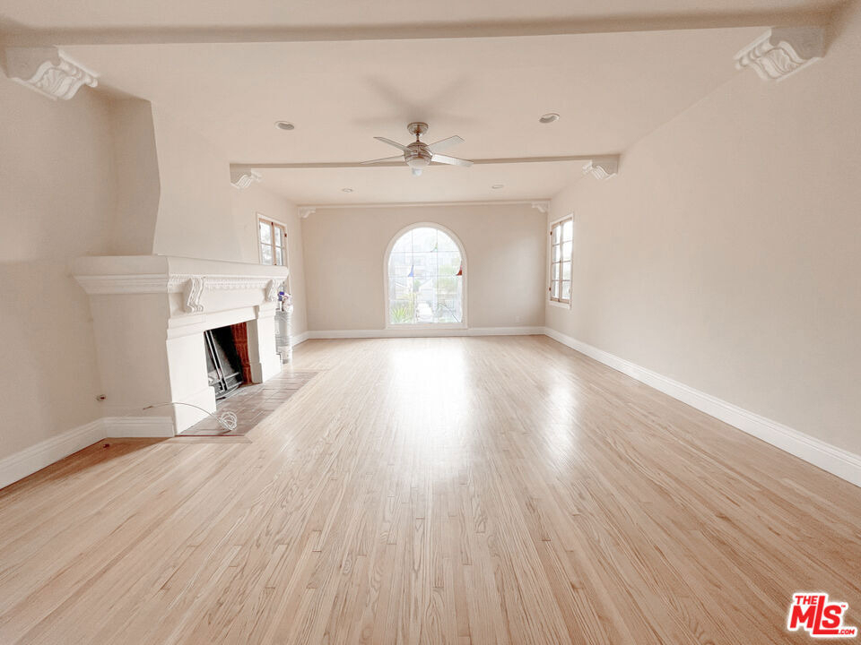 219 S Hamilton Drive - Photo 1