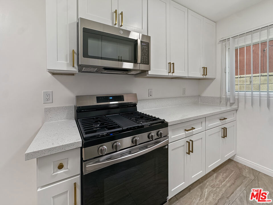 804 E Kelso Street - Photo 4