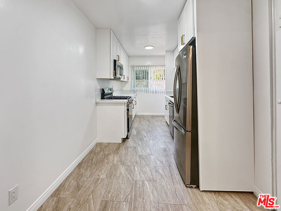 804 E Kelso Street - Photo 5