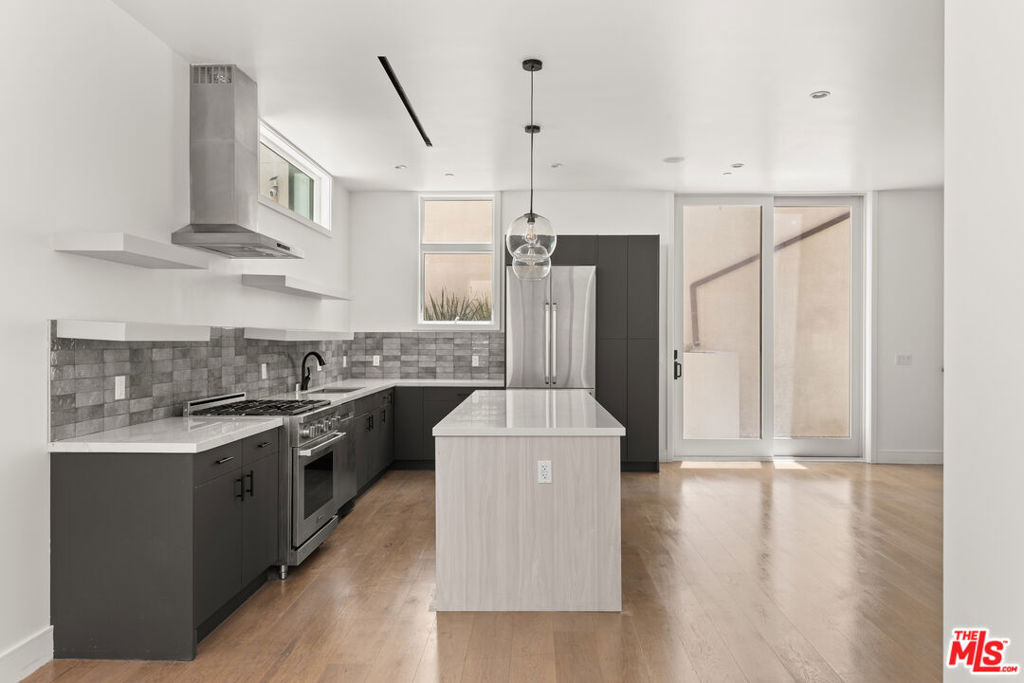 728 Indiana Avenue - Photo 1