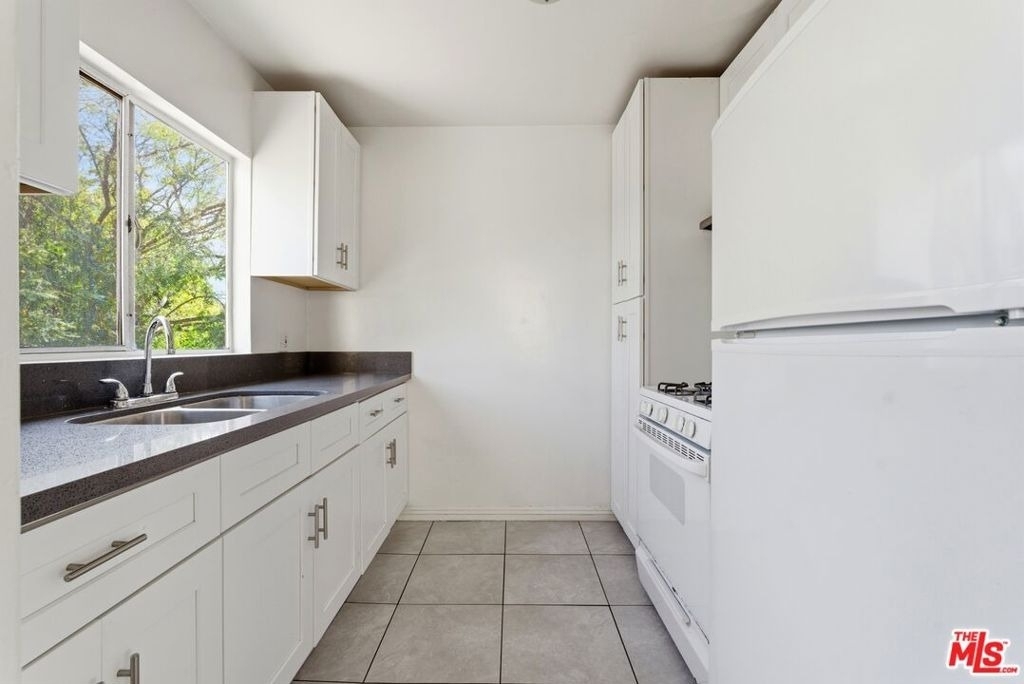 1475 S Wooster Street - Photo 5