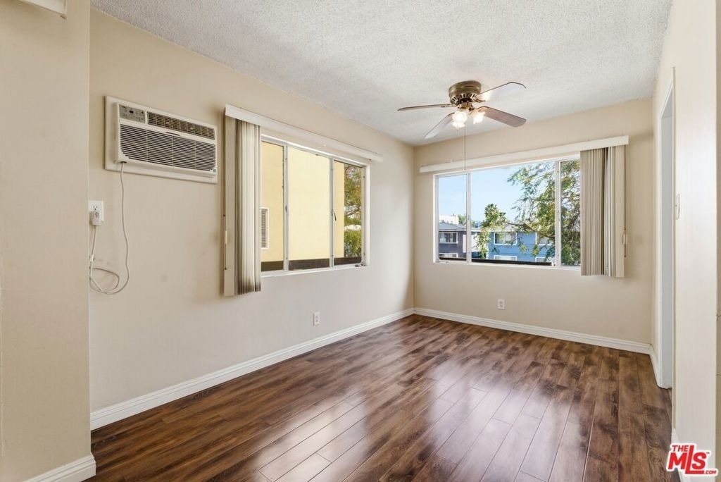 1475 S Wooster Street - Photo 4