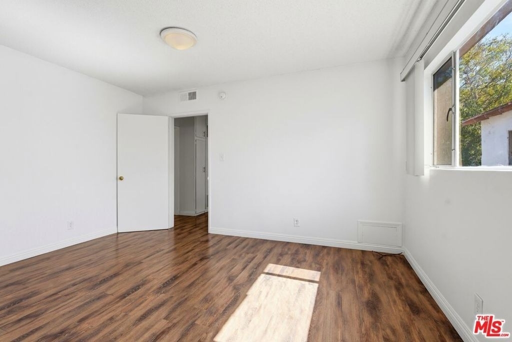 1475 S Wooster Street - Photo 13