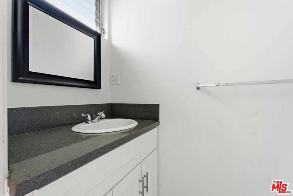 1475 S Wooster Street - Photo 12