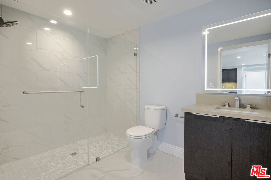 2939 Leeward Avenue - Photo 10