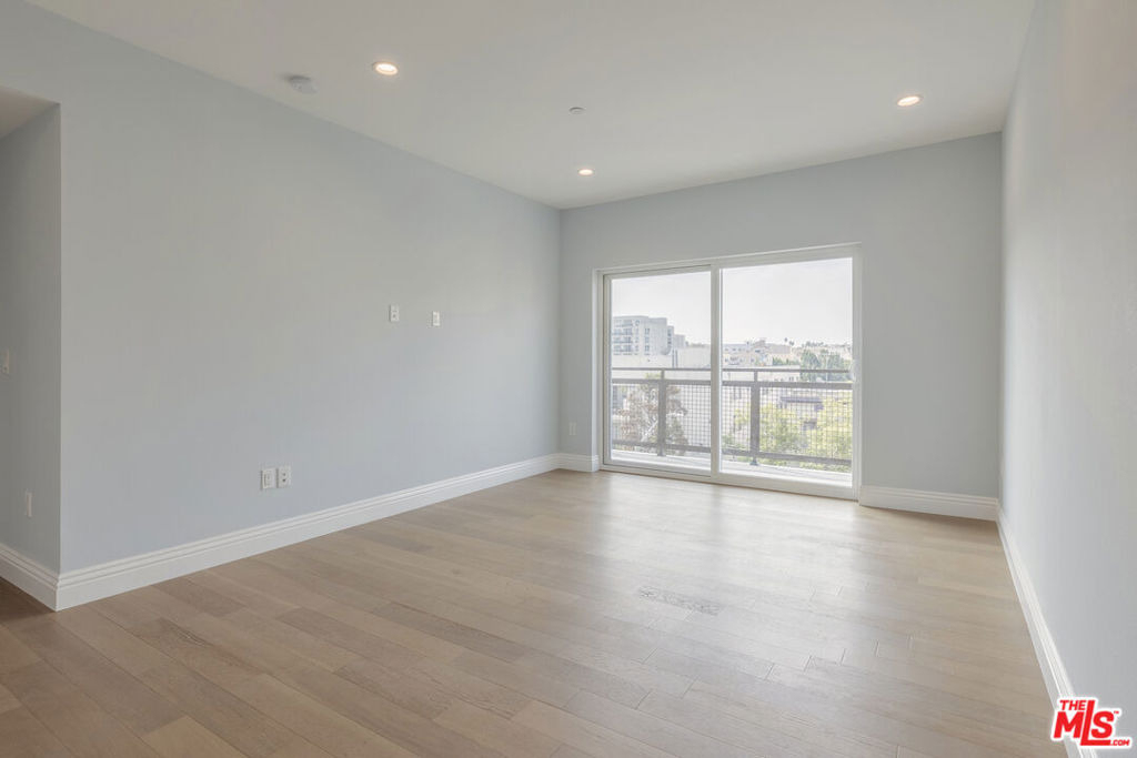 2939 Leeward Avenue - Photo 3